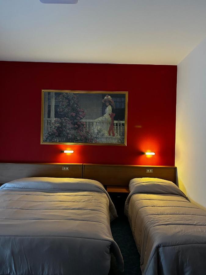 Hotel Rey'S มอนเตกรอตโต แตร์เม ภายนอก รูปภาพ
