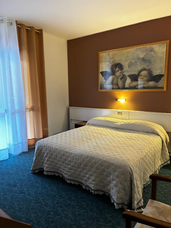 Hotel Rey'S มอนเตกรอตโต แตร์เม ภายนอก รูปภาพ