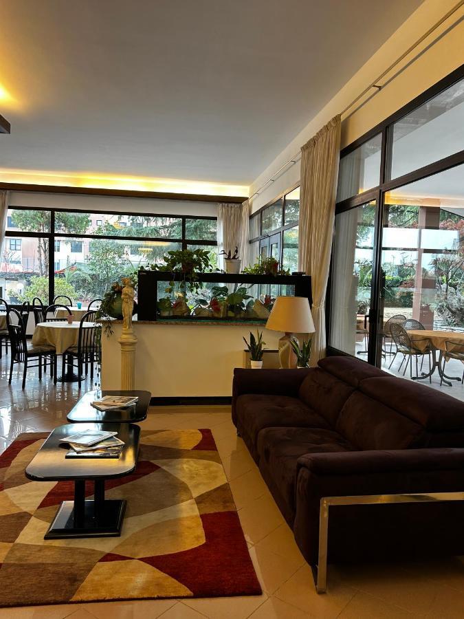 Hotel Rey'S มอนเตกรอตโต แตร์เม ภายนอก รูปภาพ