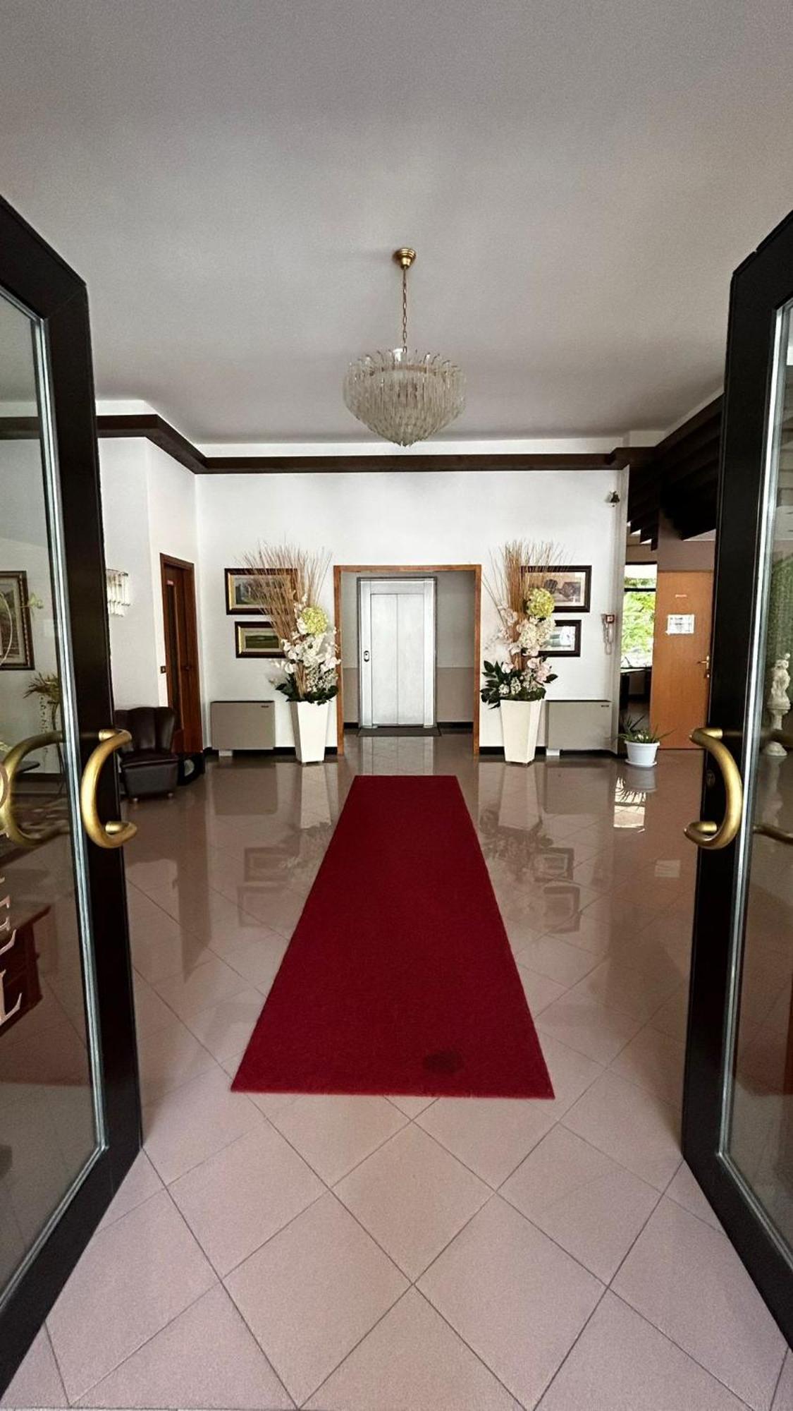 Hotel Rey'S มอนเตกรอตโต แตร์เม ภายนอก รูปภาพ